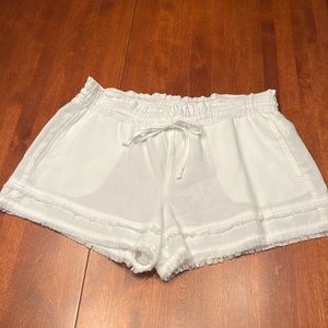 Chelsea & Violet White Shorts, Size M